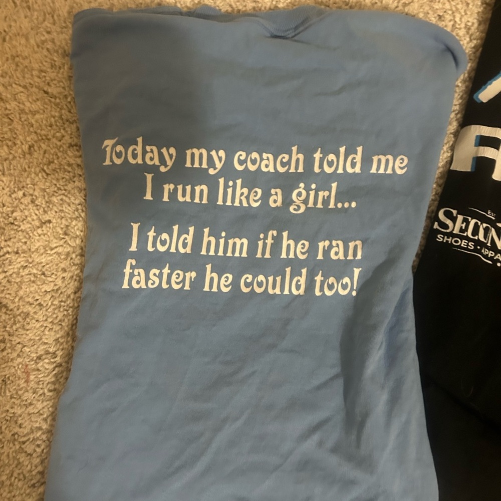 Running tees - Picture 2 of 6